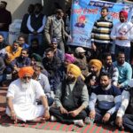 ਪ੍ਰਾਇਮਰੀ ਸਕੂਲਾਂ ਵਿੱਚ ਦਾਖਲਿਆਂ ਸਬੰਧੀ ਚੰਗੀ ਕਾਰਗੁਜ਼ਾਰੀ ਵਿਖਾਉਣ ਤੇ ਸੈਂਟਰ ਹੈੱਡ ਅਧਿਆਪਕ ਦਾ ਕੀਤਾ ਸਨਮਾਨ